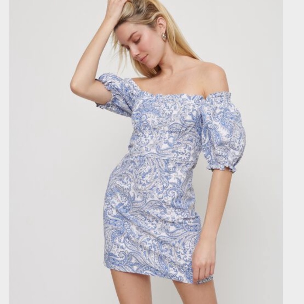Dynamite Camilla off the shoulder dress in blue floral/paisley on white. Size L